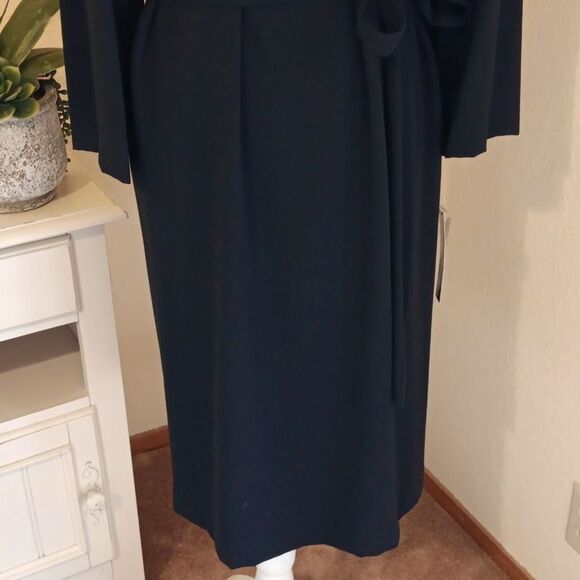 NWT Tahari Elegant Black Morgan Embellished Dress. Pearly. Classic. - Picture 4 of 14